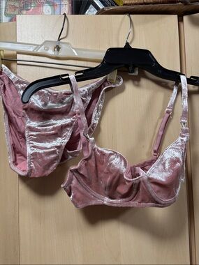 Victoria secret ladies bra & panty set